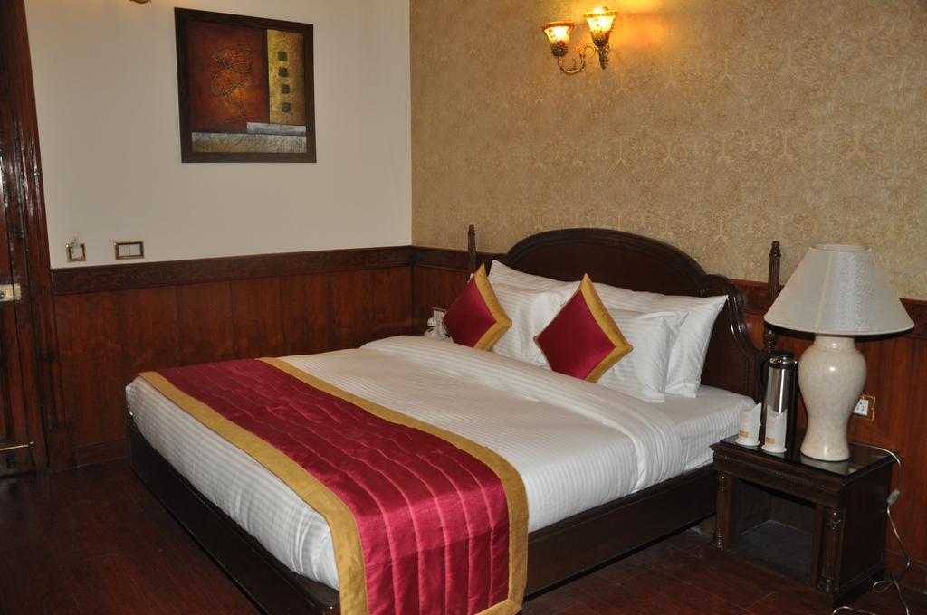 Hotel Southgate Шимла Экстерьер фото